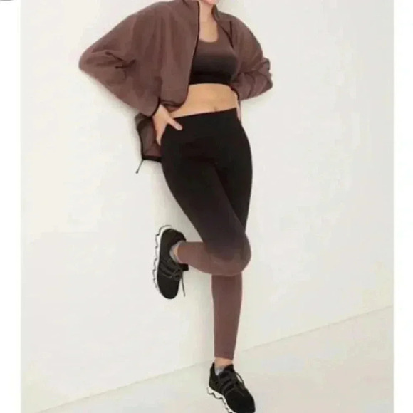 Victoria’s Secret Pink Active leggings Ombré with back inside phone pocket - Picture 2 of 11